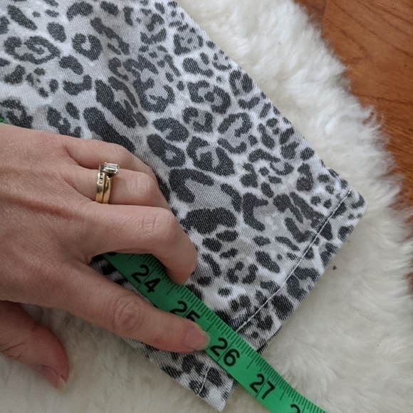 𝅺guess leopard animal print low rise skinny jeans - Picture 7 of 9